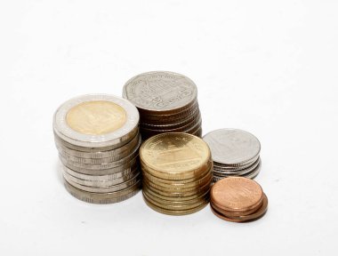 Para büyüyen konsept izole beyaz arka grup