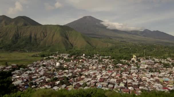 Sembalun villaggio, campi di riso colorati Tetebatu è parte nord est di Lombok — Video Stock