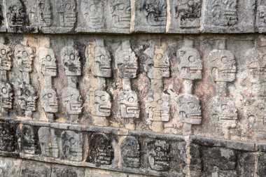 Kafatası rahatlatıcı Tzompantli, kafatası platformu, Chichen-Itza, Yucatan, Meksika