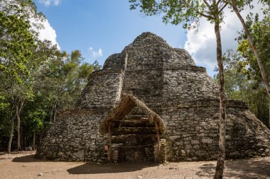 Coba, Quintana Roo, Yucatan yarımadasındaki Maya harabelerindeki astronomik gözlemevi.