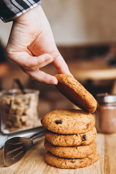 Nahaufnahme Foto Von Leckeren Und Knusprigen Haferflockenplätzchen Vor Der Kulisse — Stockfoto