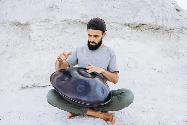 Musician Hands Playing Handpan Drum Nature Scene — Stock Photo, Image