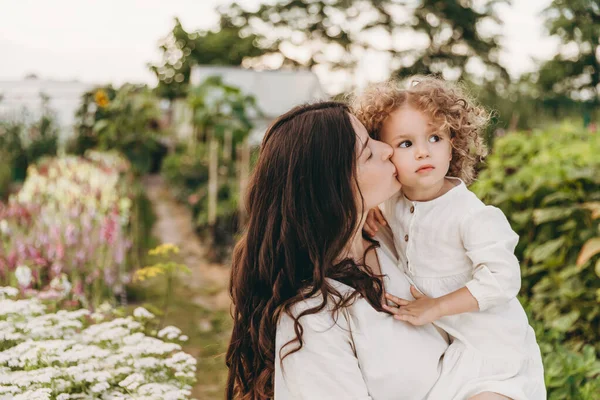 Pretty Curly Daughter Walking Her Mother Posing Photo Nature Flower — Stock Photo, Image