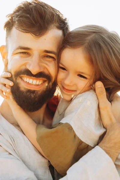 Stylish Bearded Father His Little Daughter His Arms Walk Summer — Stock Photo, Image