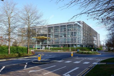 The Peoplebuilding, Maylands Avenue, Hemel Hempstead 'de prestijli bir ofis.