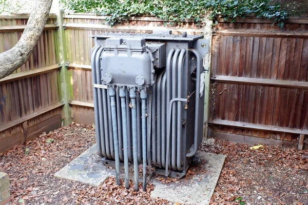 Kapalı alandaki UK Elektrik alt istasyonu