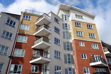 Watford, Hertfordshire, İngiltere 'deki yüksek katlı apartman.