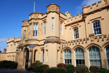 Chalfont Park, eskiden Brudenell ve Bulstrodes olarak bilinen gotik bir İngiliz kır evi..