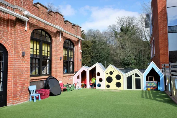 Chalfont Park, Chalfont St Peter Bahçıvan Kulübesi 'nde düğün çiçeği yetiştirme.