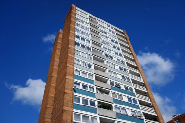 Munden View 'daki yüksek katlı apartman, Garsmouth Yolu, Watford