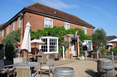 Bedford Arms Oteli, Latimer Yolu, Chenies. Chenies köyünde lüks bir otel, bar ve restoran..