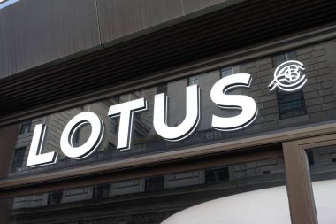 Lotus Grubu 'nun bir araba galerisi. Ayrıca Lotus Arabaları olarak da bilinir. Lüks spor arabalara odaklanan çok uluslu bir İngiliz otomobil üreticisi.