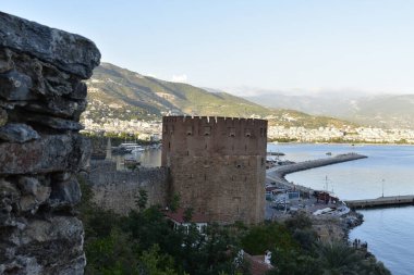 Kırmızı kule. Hindi. Alanya. 