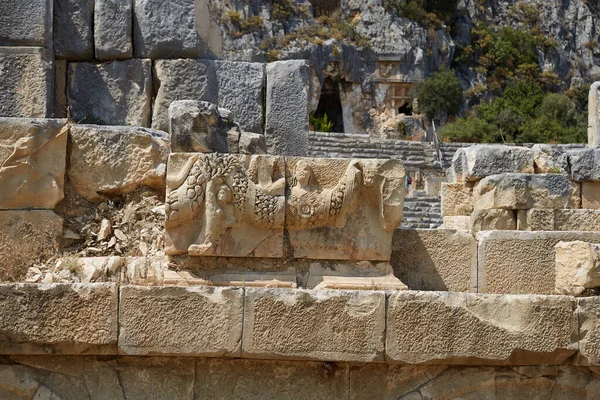 Antichi Rilievi Sulla Pietra Dell Anfiteatro — Foto Stock