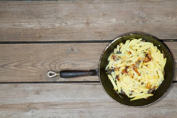 Kartoffeln Kochen Auf Einem Alten Holztisch Rohe Kartoffeln Einem Gelben — Stockfoto