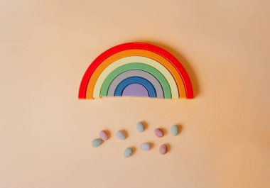 Çikolata yumurtalı gökkuşağı - Paskalya