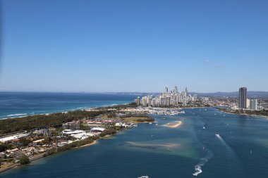 Sky Point Q1 binası Sörf Cenneti