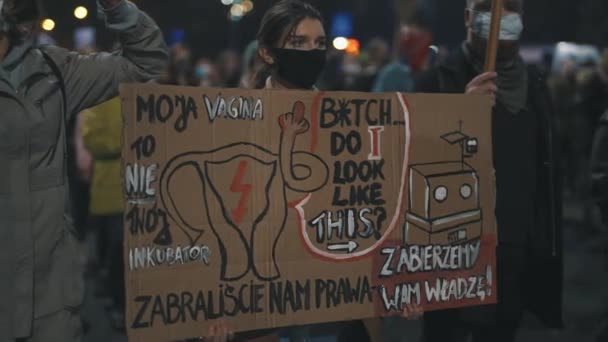 Warsaw, Poland 23.10.2020 - Protest against Polands abortion laws. My vagina is not your incubatore — Wideo stockowe