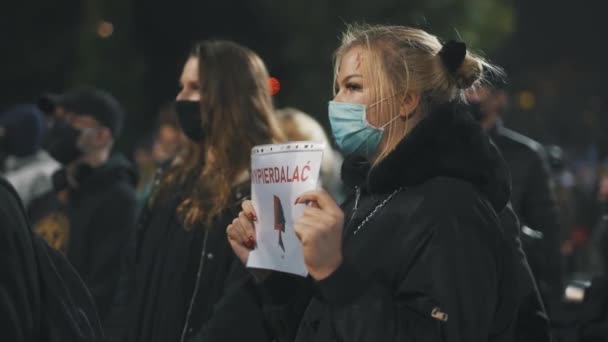Warsaw, Poland 23.10.2020 - Protest against Polands abortion laws. Banner signs on the protst against new polish law banning abortion — Stock Video