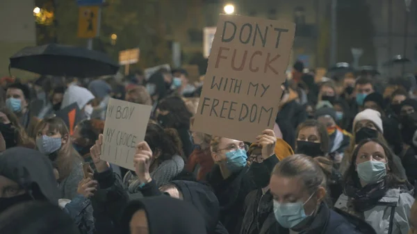 Varsó, Lengyelország 20.10.23. - Tiltakozás a lengyel abortusztörvények ellen. — Stock Fotó