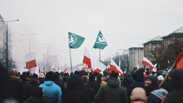 Warsaw, Poland 11.11.2020 - Crowd of people marching on the streets on 102nd anniversary of polish independece day — Stock Photo, Image