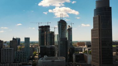 Varşova, Polonya, Varşova, Polonya 'da 12.01.2020 yüksekliğinde gökdelenler. Havadan şehir manzarası