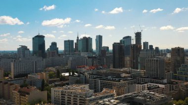 Varşova, Polonya, Varşova, Polonya 'da 12.01.2020 yüksekliğinde gökdelenler. Havadan şehir manzarası