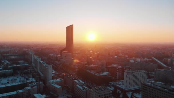 Panoramic Aerial View of Sunset in Wroclaw, Poland. Skyscraper against the Sky — стоковое видео