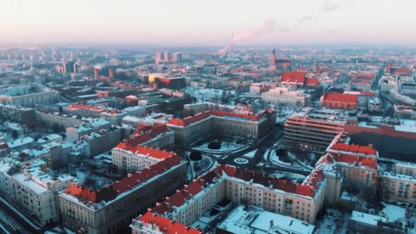 Slow-motion footage of the city of Wroclaw - Street with buildings on both sides — Stockvideo