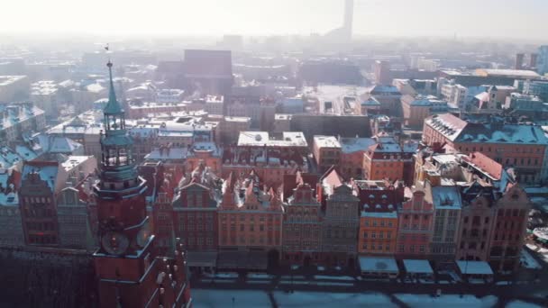 Panoramic view of The Town Hall, landmark of Wroclaw, Poland - Old Colorful Buildings — ストック動画