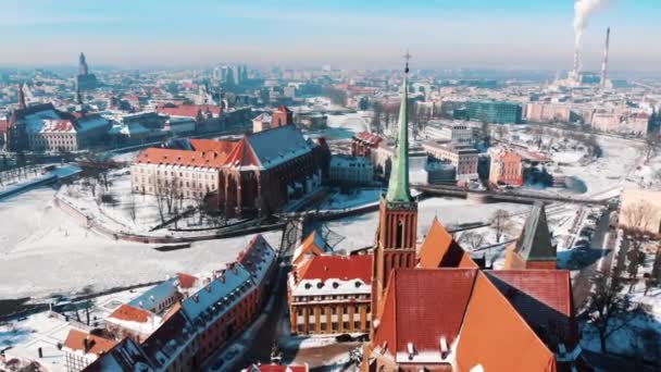 Aerial View of the historic city center - Stary Rynek square and old market square in the city of Wroclaw — Stockvideo