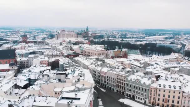 Slow-motion footage of the Old town square in the city of Krakow - City Skyline — ストック動画