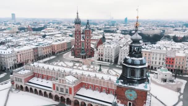 Aerial footage of Basilica of Saint Mary and Medieval Main market square — Video