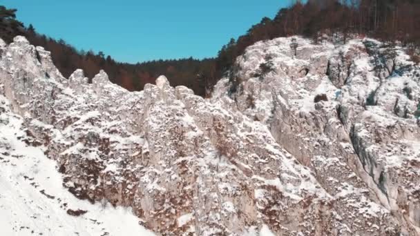 Drone footage of the rocky area of Wawoz Bolechowicki or Bolechowice Valley — Wideo stockowe