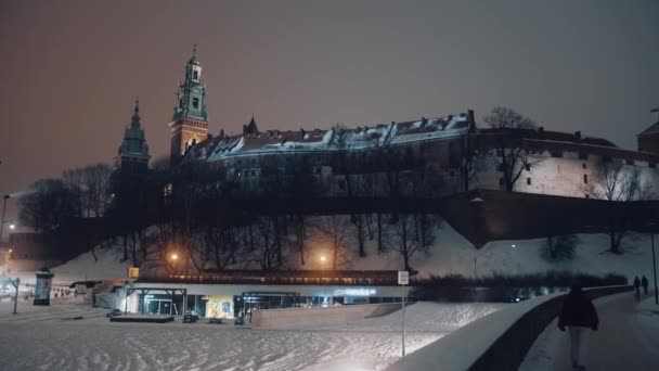 Panoramic footage of the street of the main square in Krakow - Tourists Walking — Wideo stockowe