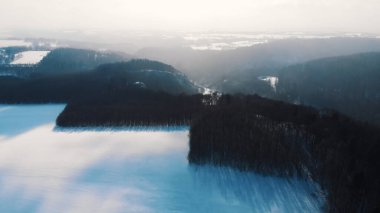 Polonya, Krakow 'daki Ojcow Ulusal Parkı karla kaplıydı. 