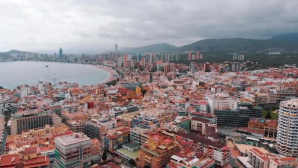 Benidorm City Skyline Paisaje de la Costa Mediterránea en la Comunidad Valenciana — Vídeos de Stock