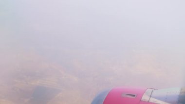Benidorm, İspanya 'da Gündüz Uçağı Penceresinden Hava Görüntüleri