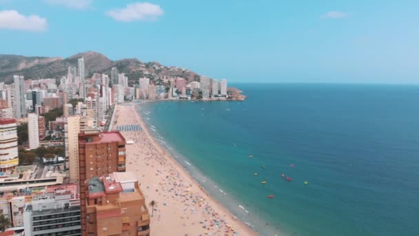 Benidorm City Sea Frente a Apartamentos Costa Mediterránea Paisaje Alicante España — Vídeos de Stock