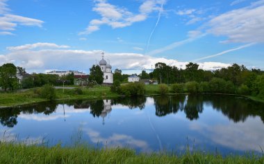 Belozersk, Vologda bölgesinde küçük bir göl ve bir kilise.