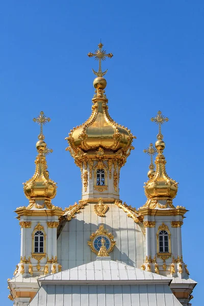 Schöne Kuppel Der Kirche Peterhof — Stockfoto