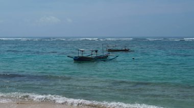 Nusa Penida plajı, Bali.