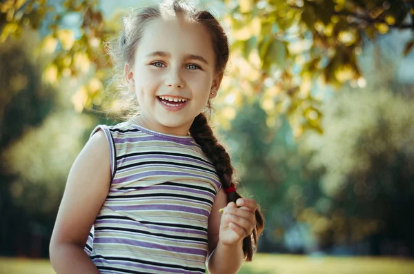 gülen bebek kız yaz Park