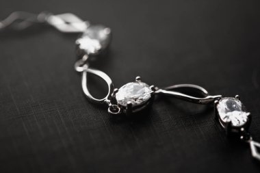 Siyah bir arkaplanda arkaplan fotoğrafı