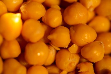 Masada taze meyve var.