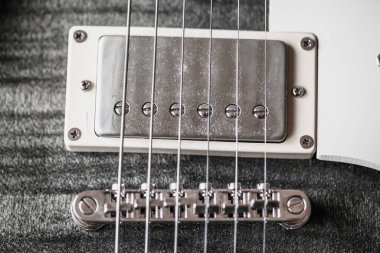 gitar ögeleri müziği canlandırıyor