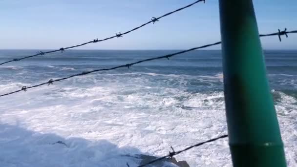 Vistas Del Paisaje Marítimo Desde Acantilado Día Con Mar Agitado — Vídeos de Stock