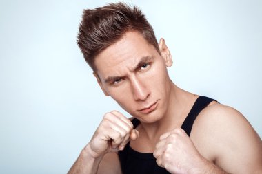 çekici bir adam dövüşleri