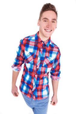 checked tişörtlü adam