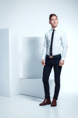 yakışıklı genç işadamı